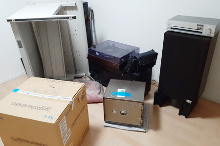 お引越し後の金庫や不用品の回収Before