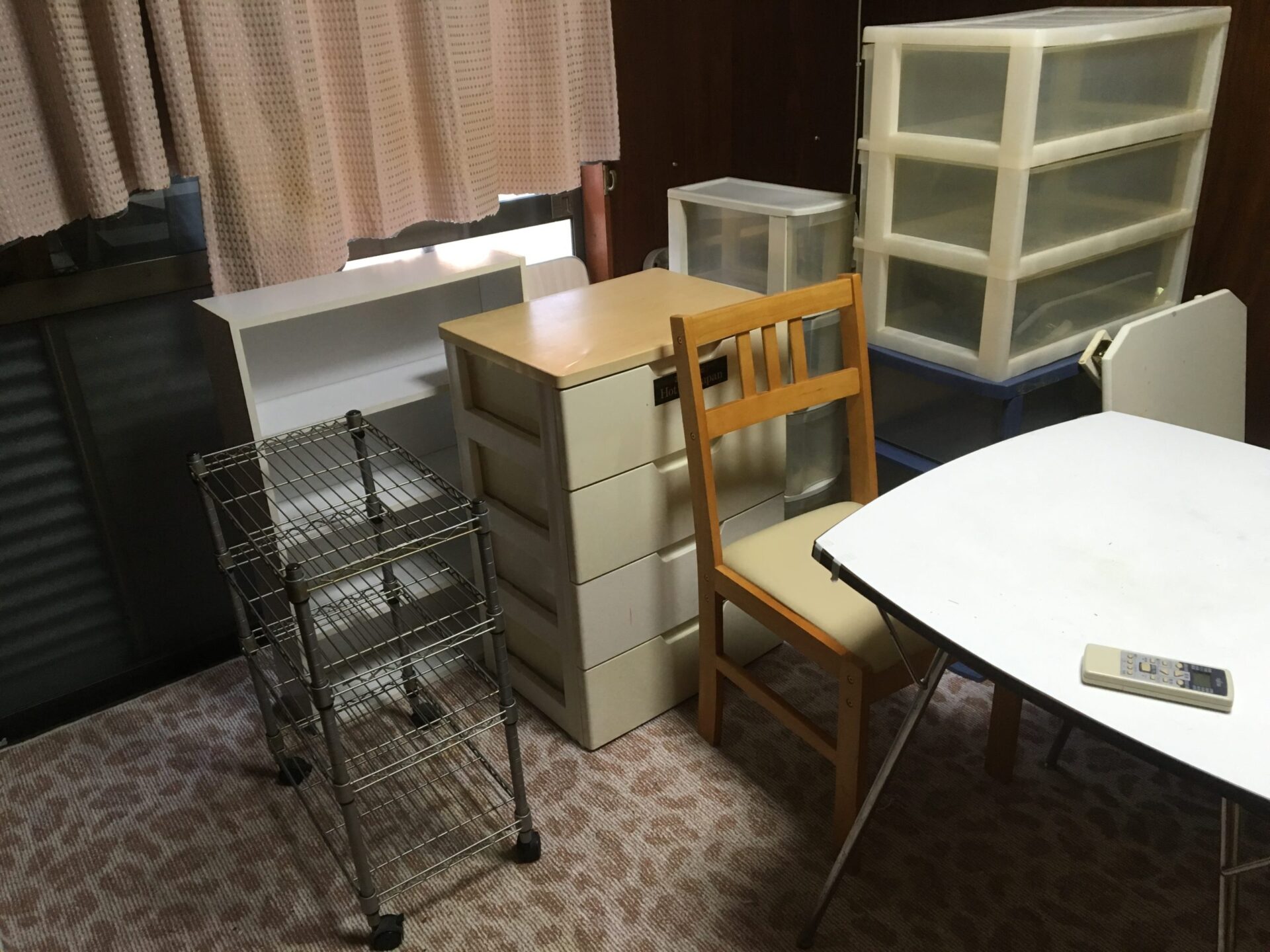 【愛知県名古屋市南区】不要なテーブル・椅子・収納家具・ラックなど粗大ゴミの処分