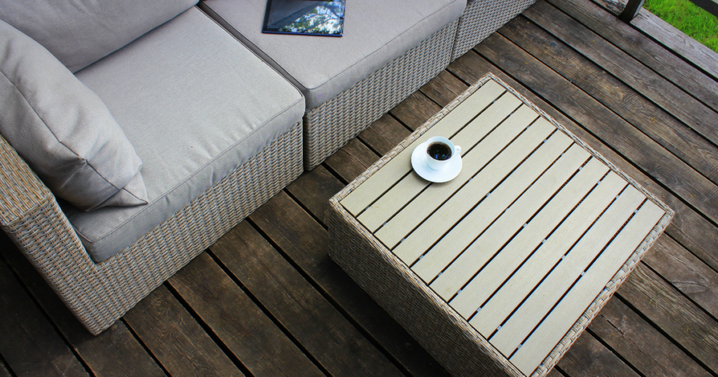テーブルのお得な処分方法9選!無料の捨て方や注意点を解説 13 rattan_table